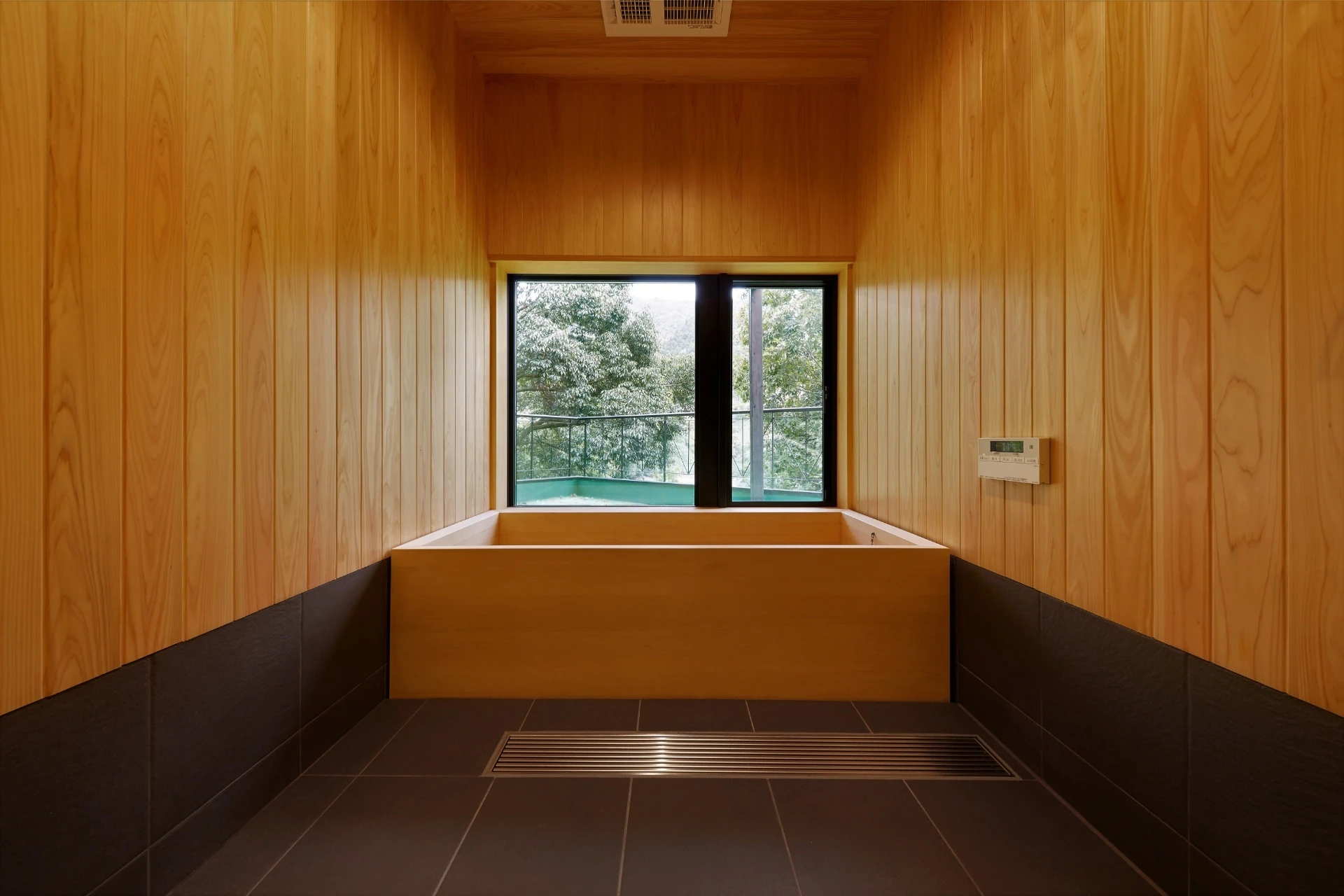 画像522：Lakeside House